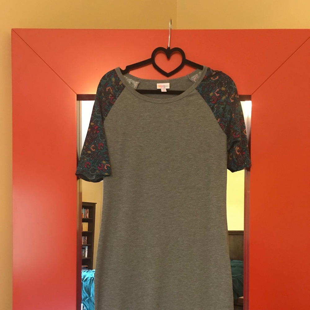 NWOT LuLaRoe Julia - size Medium